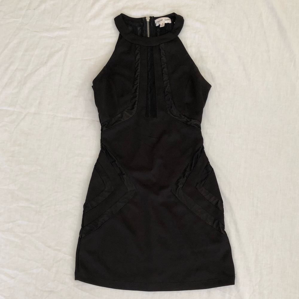 Beautiful Black ‘Emerald Sundae’ Dress